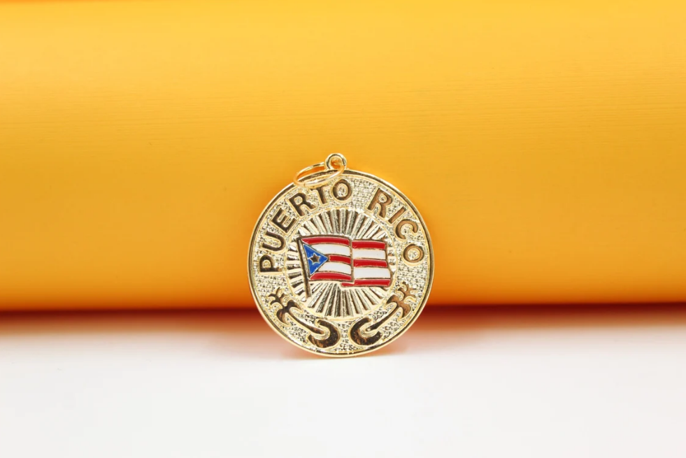 Puerto Rico Medallion Pendant With Flag (A146A)